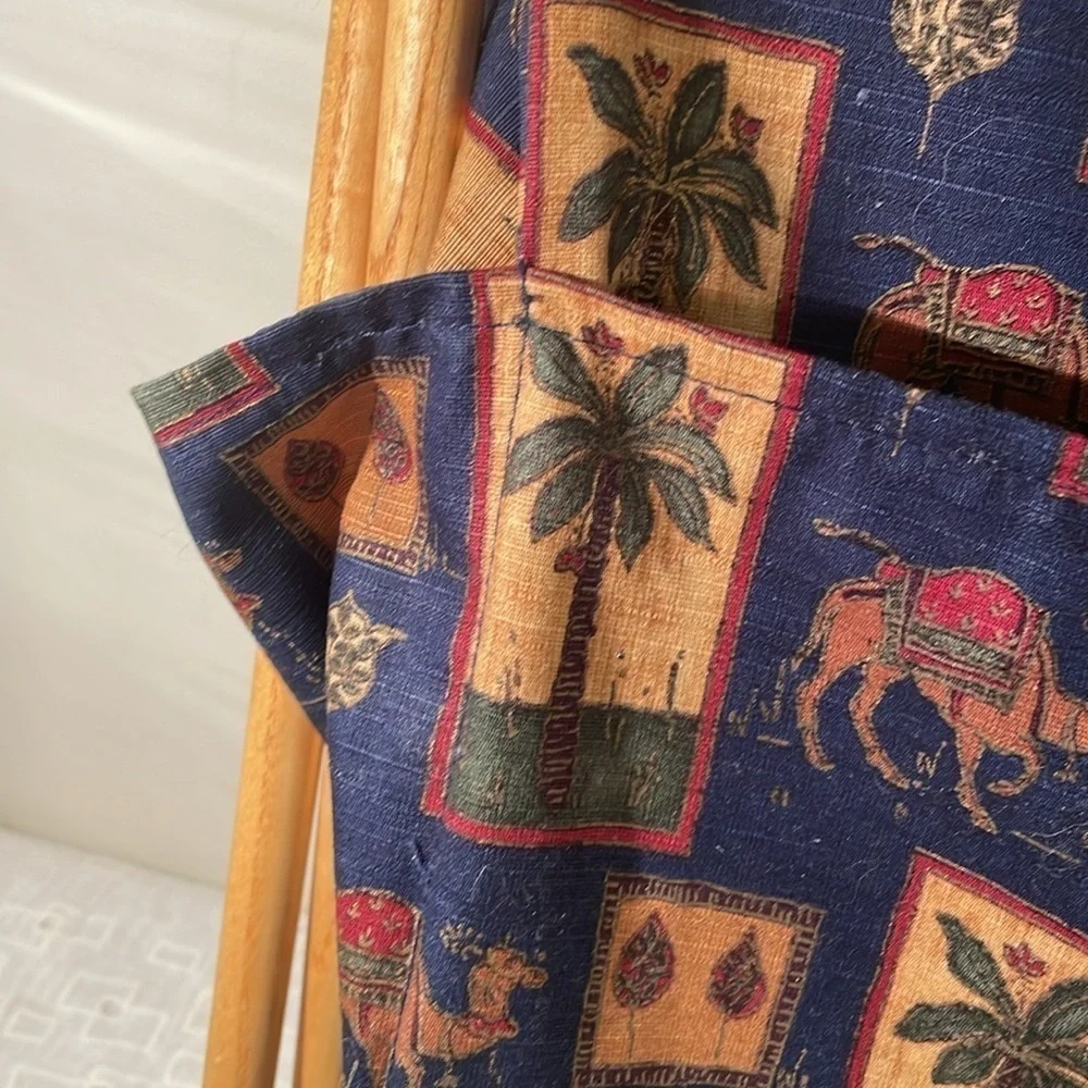 Sewing Camel Ethnic Cloth Print Pocket Yarn Storage Wooden